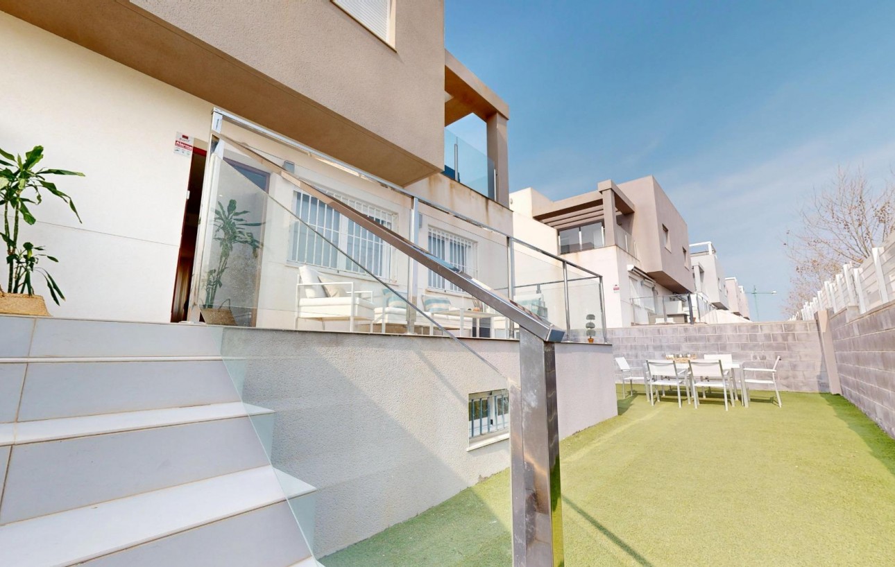 Venta - Chalet - Torrevieja - Aguas Nuevas