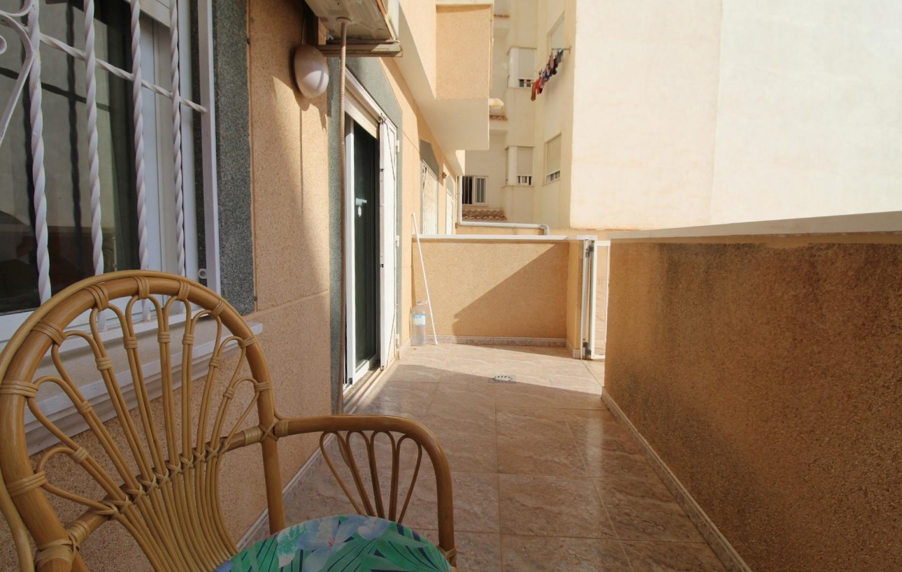 Resale - Lägenhet - Torrevieja - Playa del cura