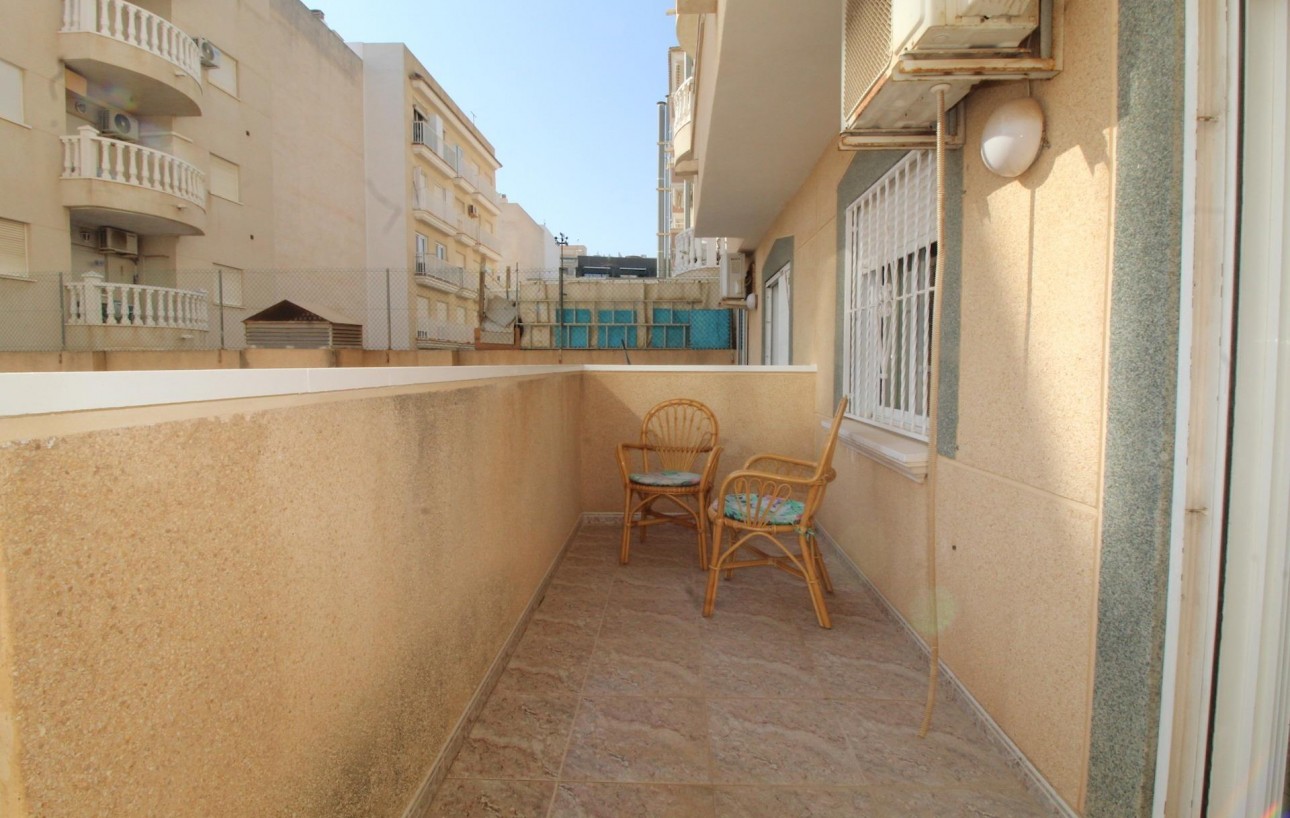Resale - Lägenhet - Torrevieja - Playa del cura