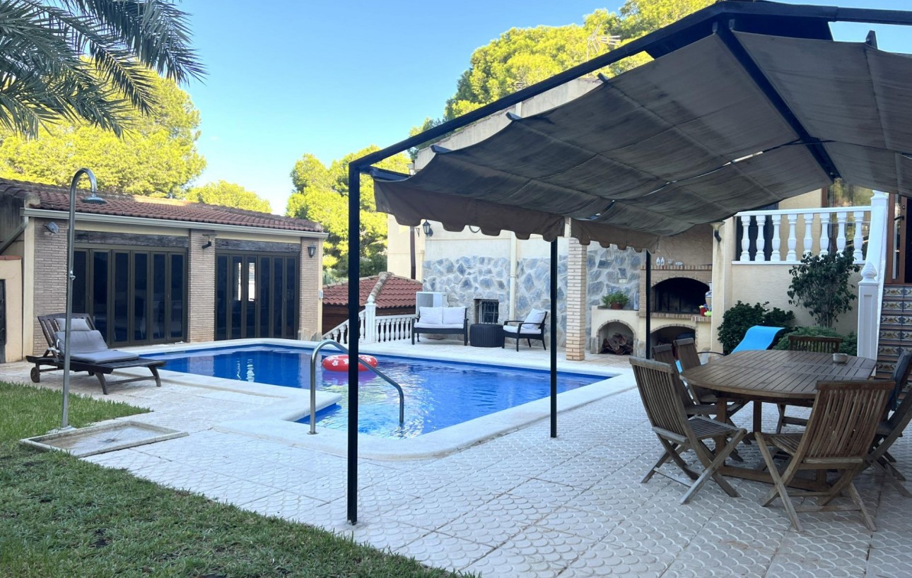 Venta - Chalet - Torrevieja - Los balcones