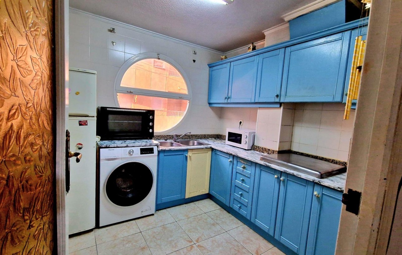 Sale - Piso - Torrevieja - Playa de los locos