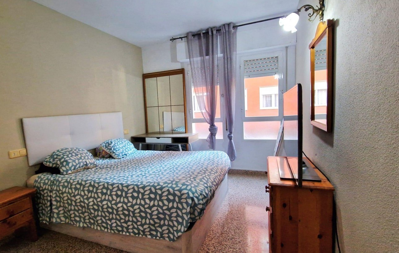 Sale - Piso - Torrevieja - Playa de los locos