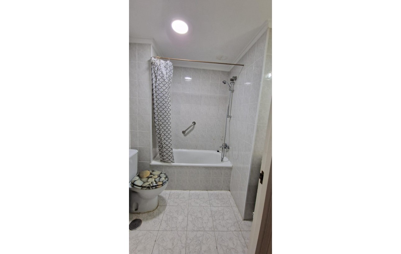 Sale - Piso - Torrevieja - Playa de los locos