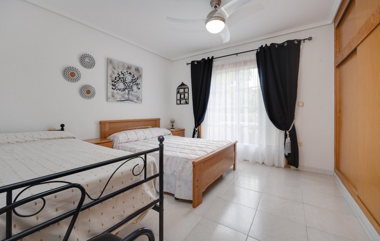 Venta - Chalet - Torrevieja - Rocio del mar