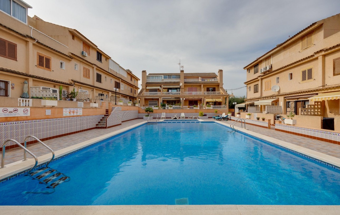 Venta - Chalet - Torrevieja - Rocio del mar