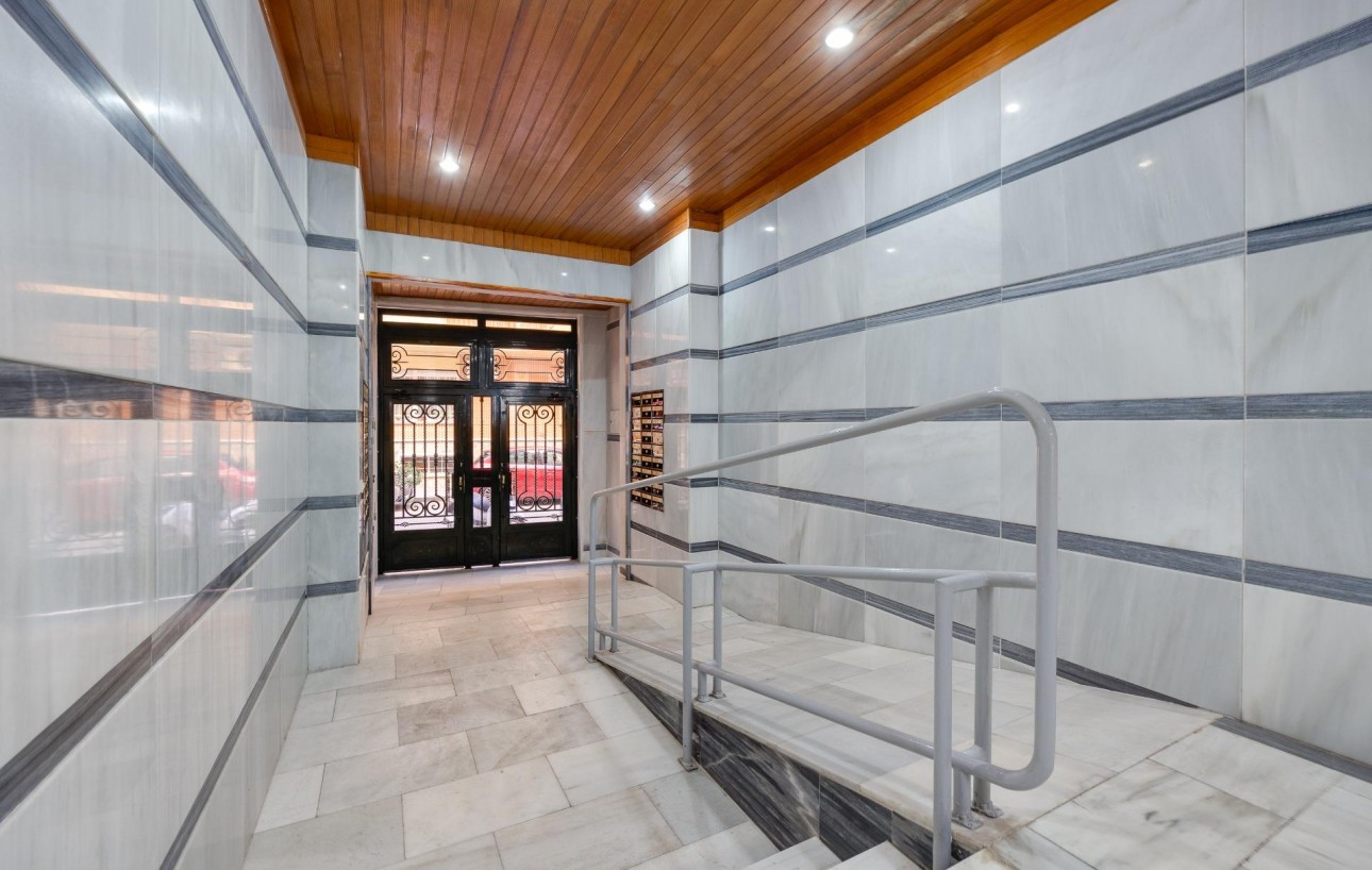 Venta - Apartamento - Torrevieja - Playa de los locos