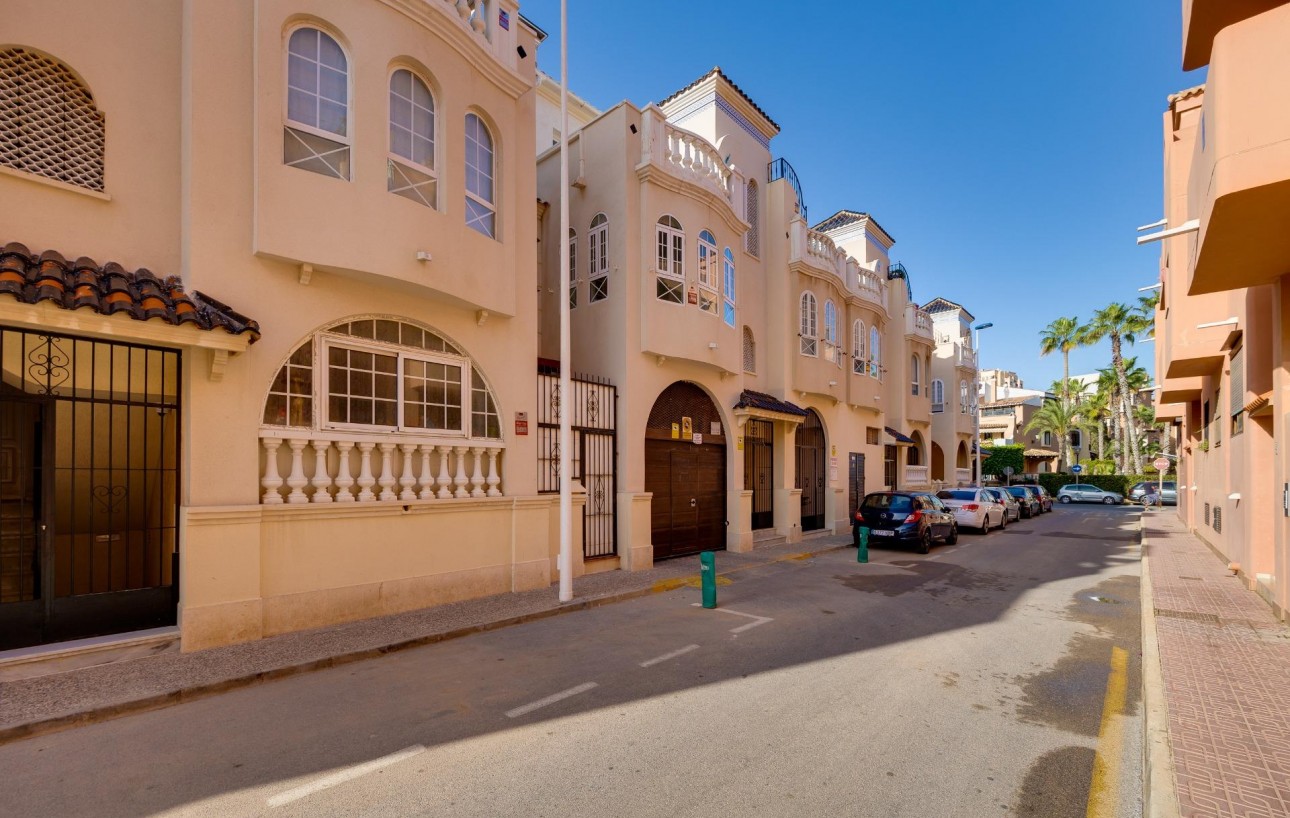 Venta - Apartamento - Torrevieja - Parque Acuático - Sector 25