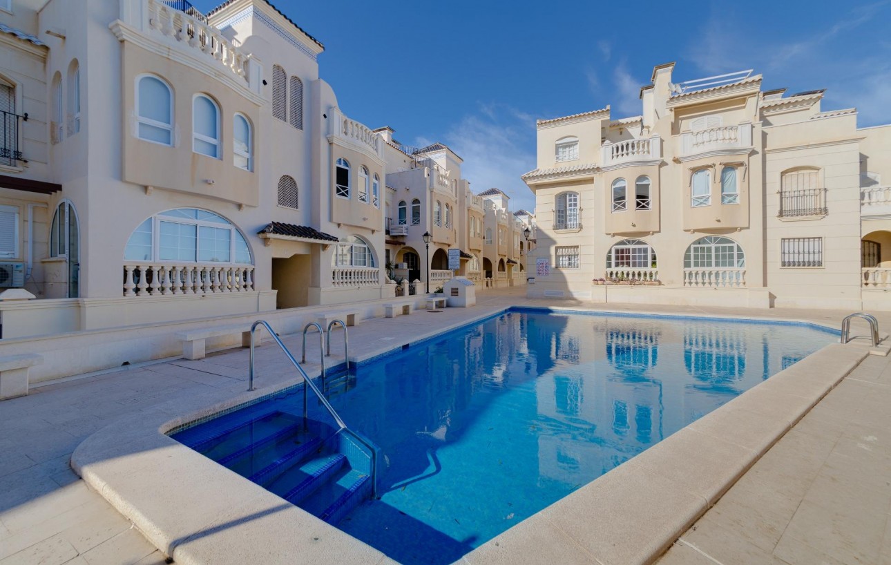 Venta - Apartamento - Torrevieja - Parque Acuático - Sector 25