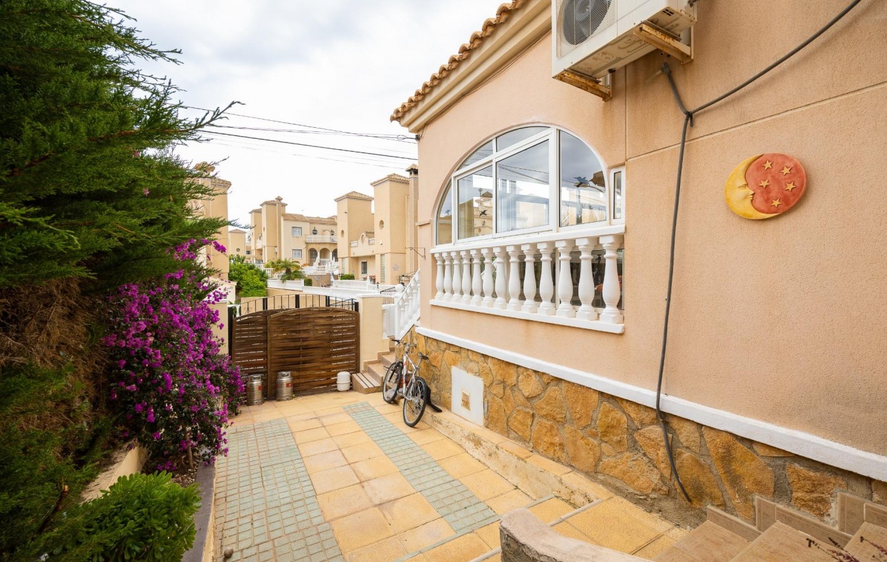Venta - Chalet - Orihuela Costa - Villamartín-Las Filipinas