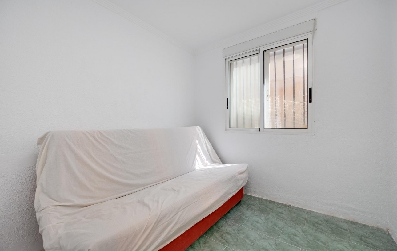 Sale - Bungalow Planta Baja - Torrevieja - Playa de los Naufragos