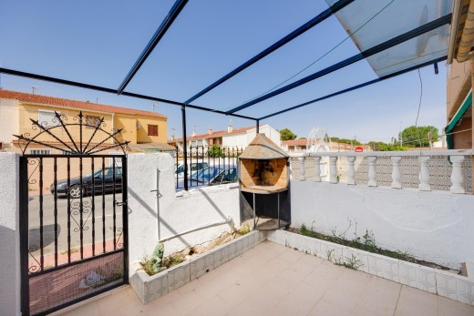 Sale - Bungalow Planta Baja - Torrevieja - Playa de los Naufragos