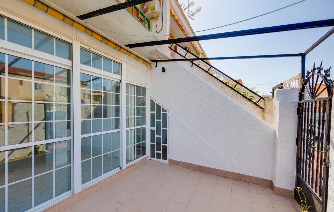 Sale - Bungalow Planta Baja - Torrevieja - Playa de los Naufragos