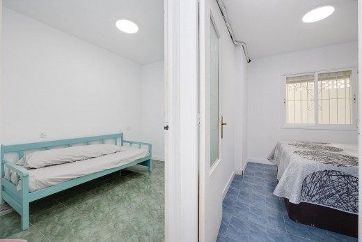 Sale - Bungalow Planta Baja - Torrevieja - Playa de los Naufragos