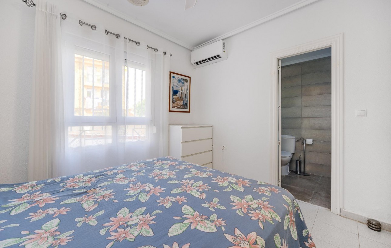 Sale - Bungalow - Torrevieja - Mar azul