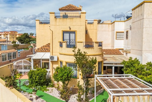 Venta - Chalet - Torrevieja - Los balcones