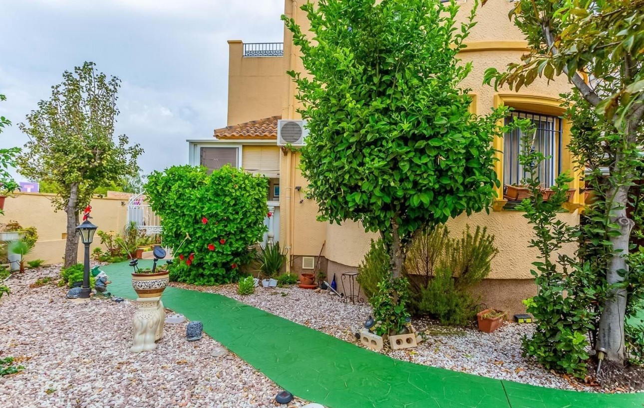 Venta - Chalet - Torrevieja - Los balcones