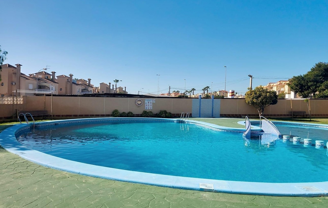 Venta - Chalet - Torrevieja - Los balcones