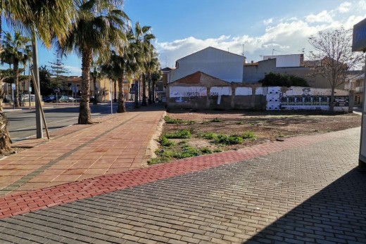 Resale - Solar - Los Alcázares - Centro