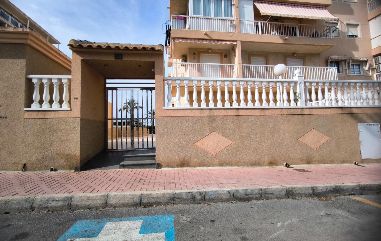 Resale - Lägenhet - Torrevieja - Punta prima