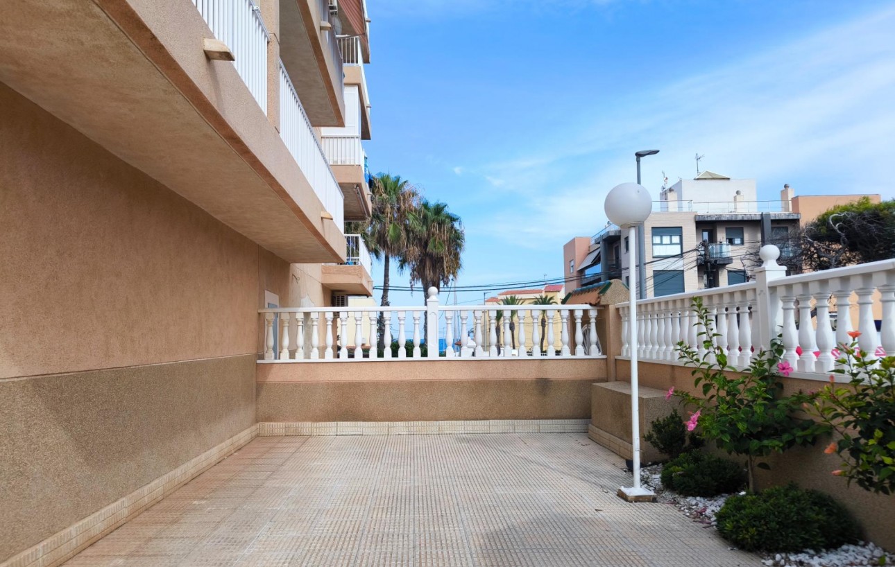 Resale - Lägenhet - Torrevieja - Punta prima