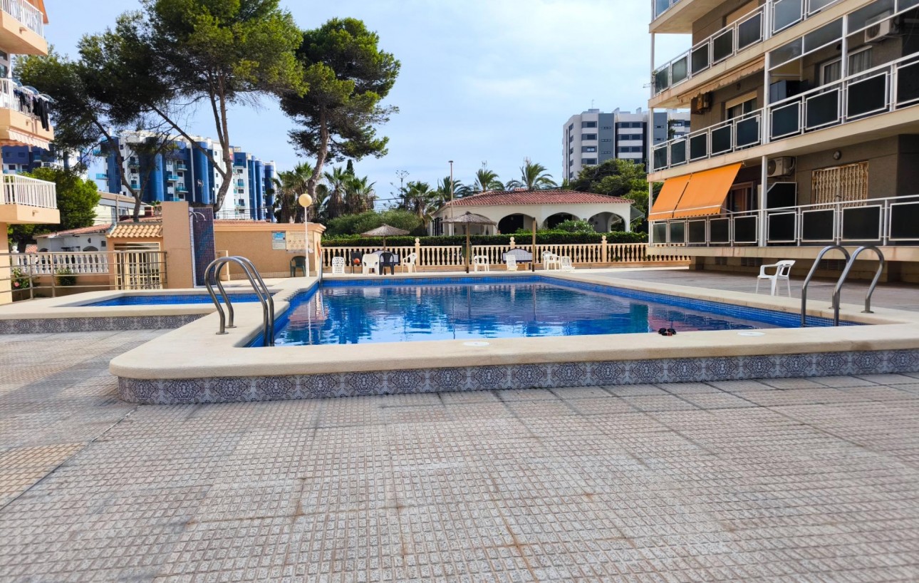 Resale - Lägenhet - Torrevieja - Punta prima