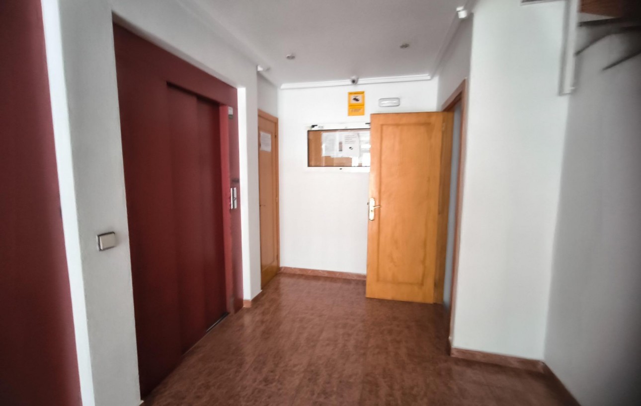 Resale - Lägenhet - Torrevieja - Punta prima