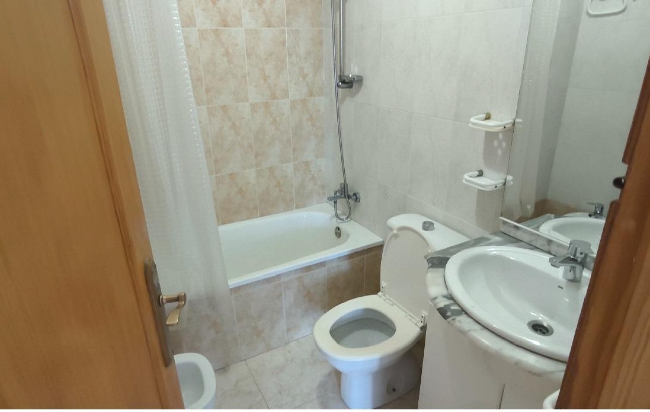 Resale - Lägenhet - Torrevieja - Punta prima