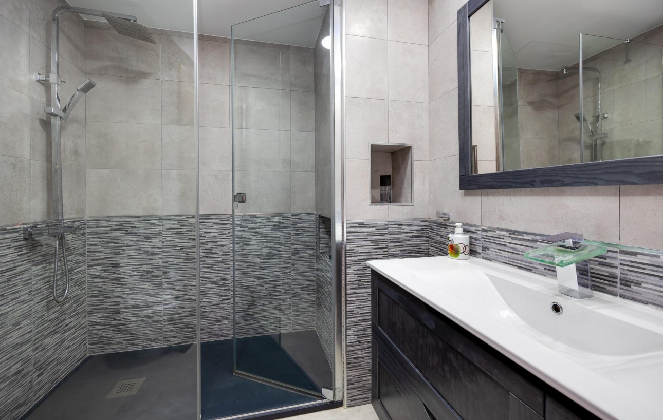 Resale - Lägenhet - Torrevieja - Los Frutales