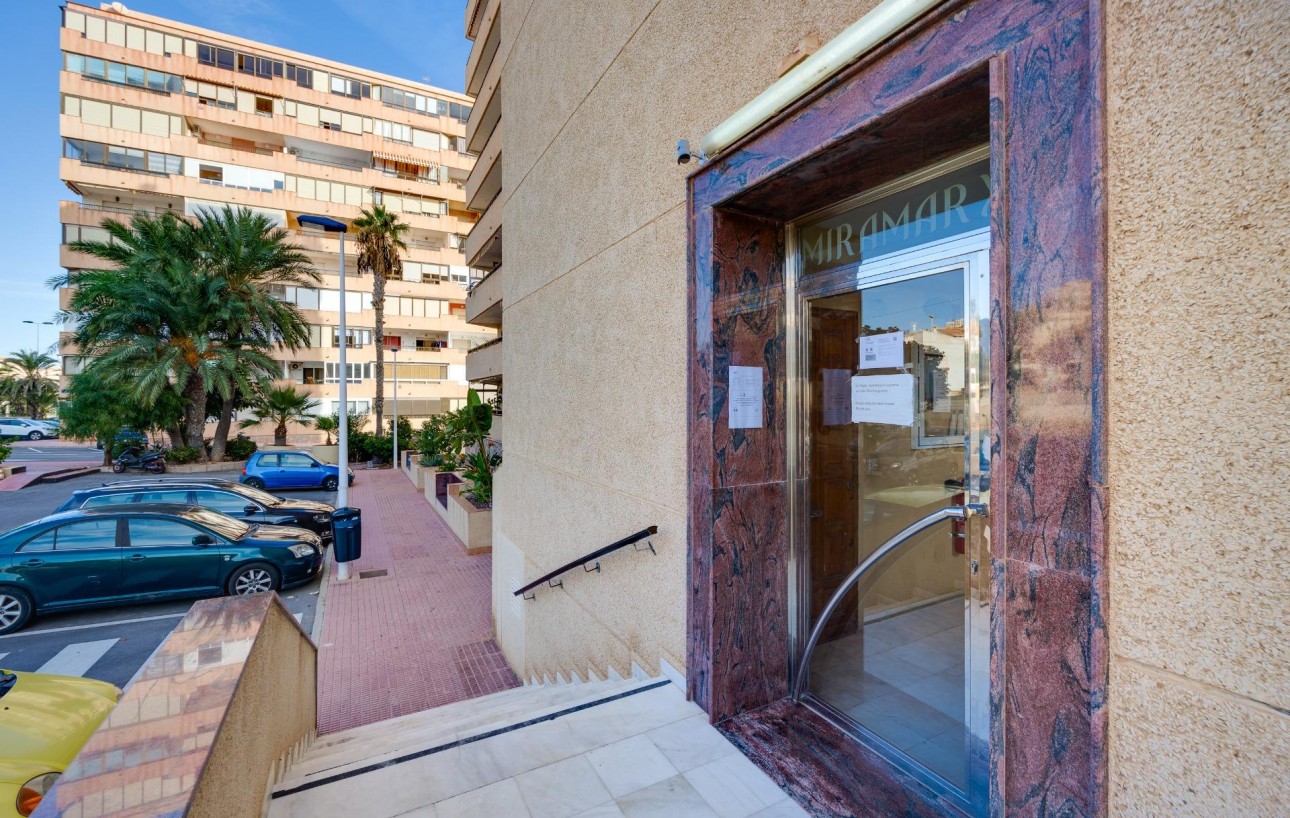 Resale - Lägenhet - Torrevieja - Cabo cervera