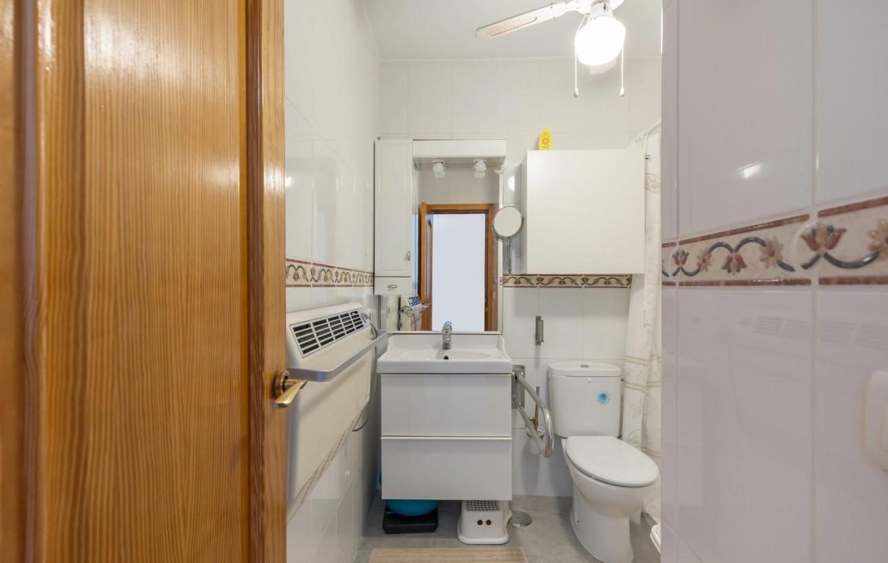 Resale - Bungalow Planta Baja - Torrevieja - El chaparral