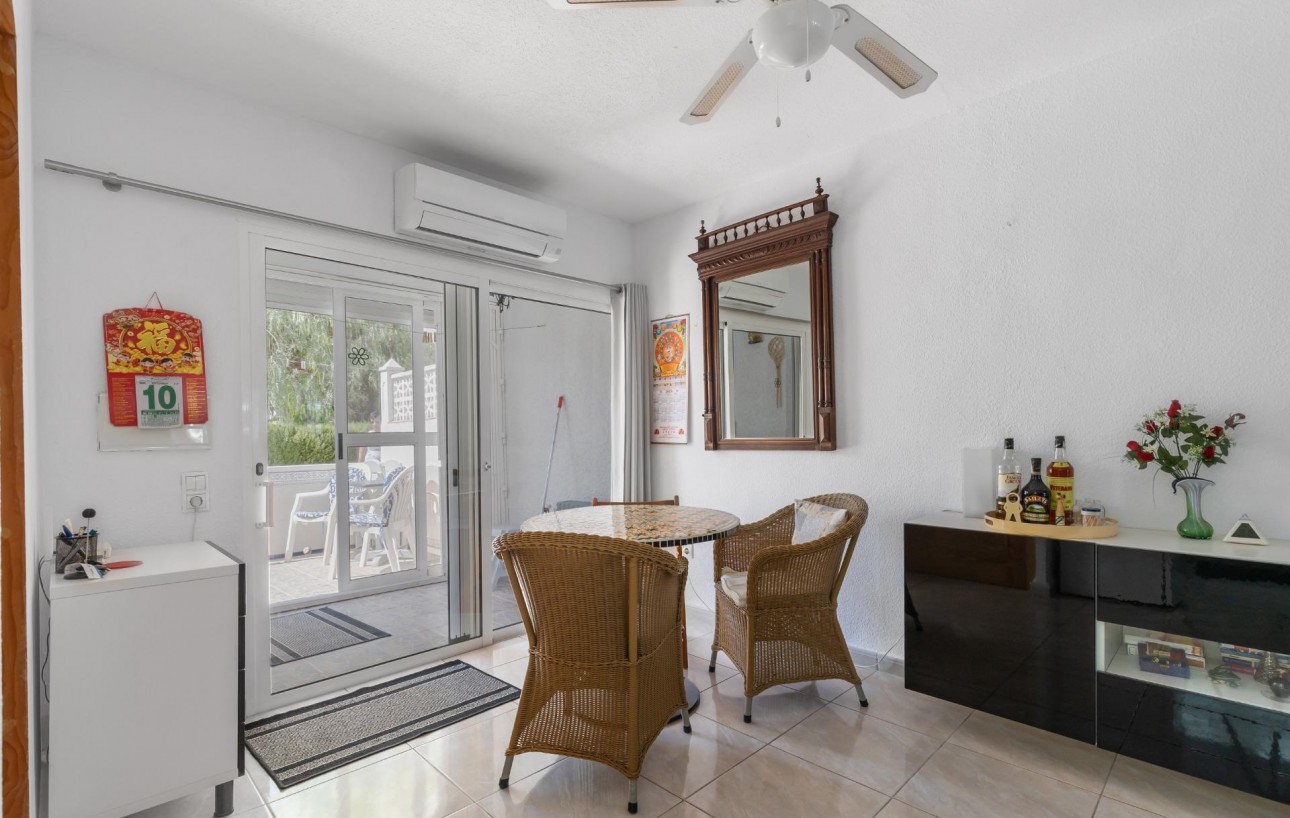 Resale - Bungalow Planta Baja - Torrevieja - El chaparral