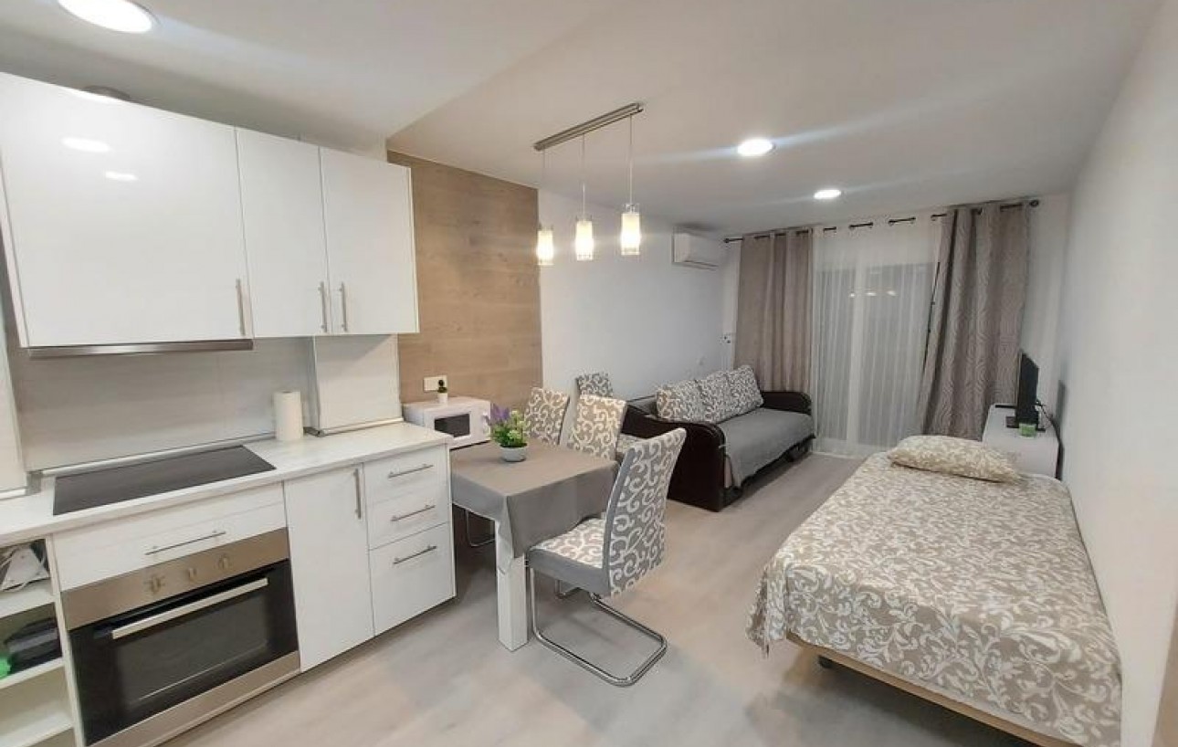 Resale - Lägenhet - Torrevieja - Playa del cura