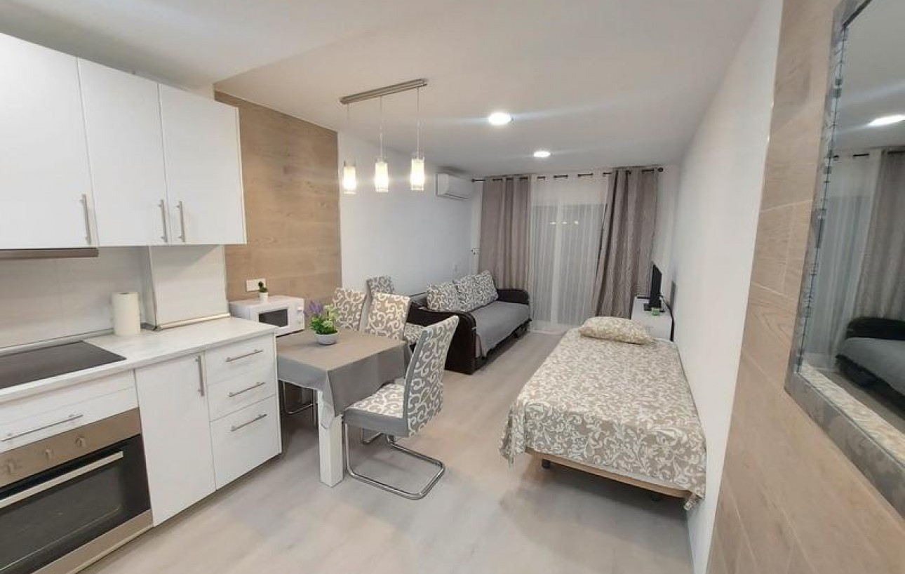 Resale - Lägenhet - Torrevieja - Playa del cura