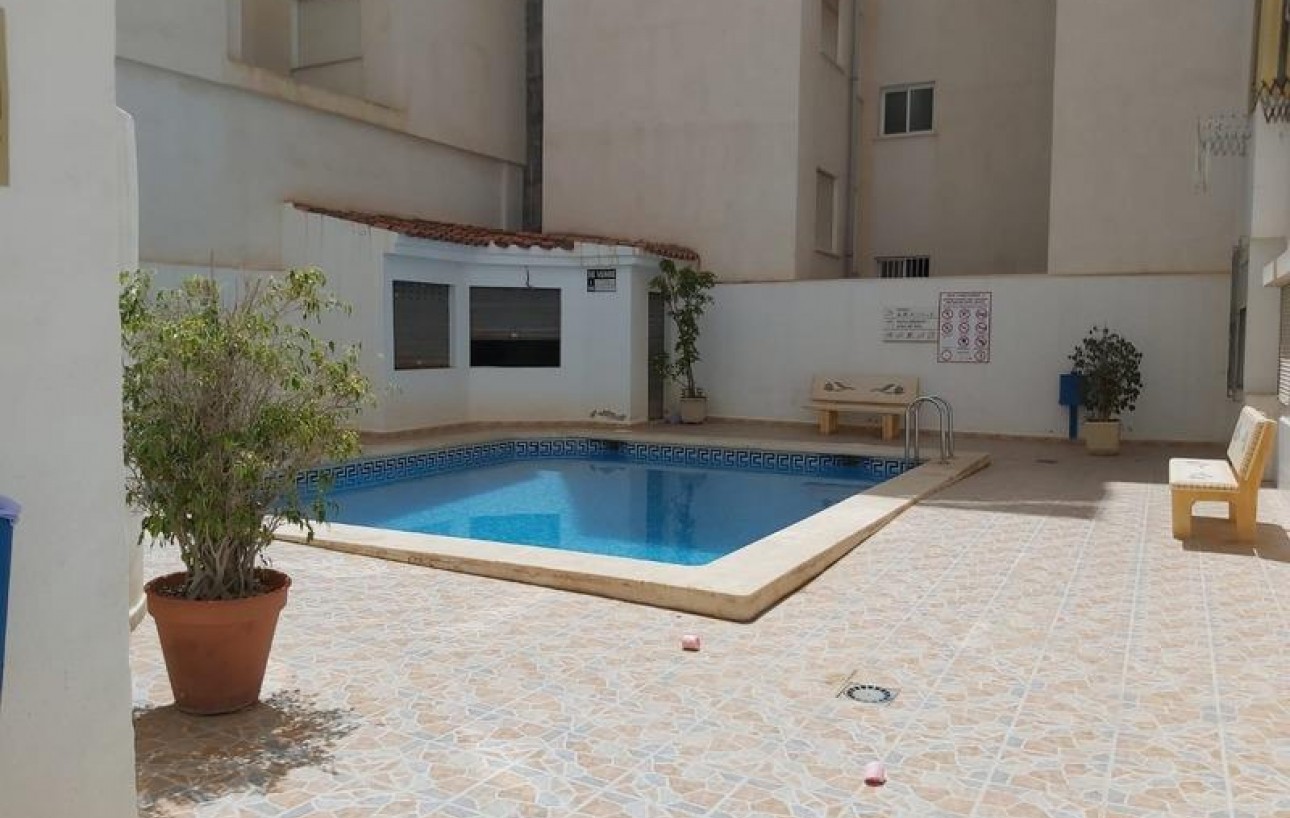 Resale - Lägenhet - Torrevieja - Playa del cura