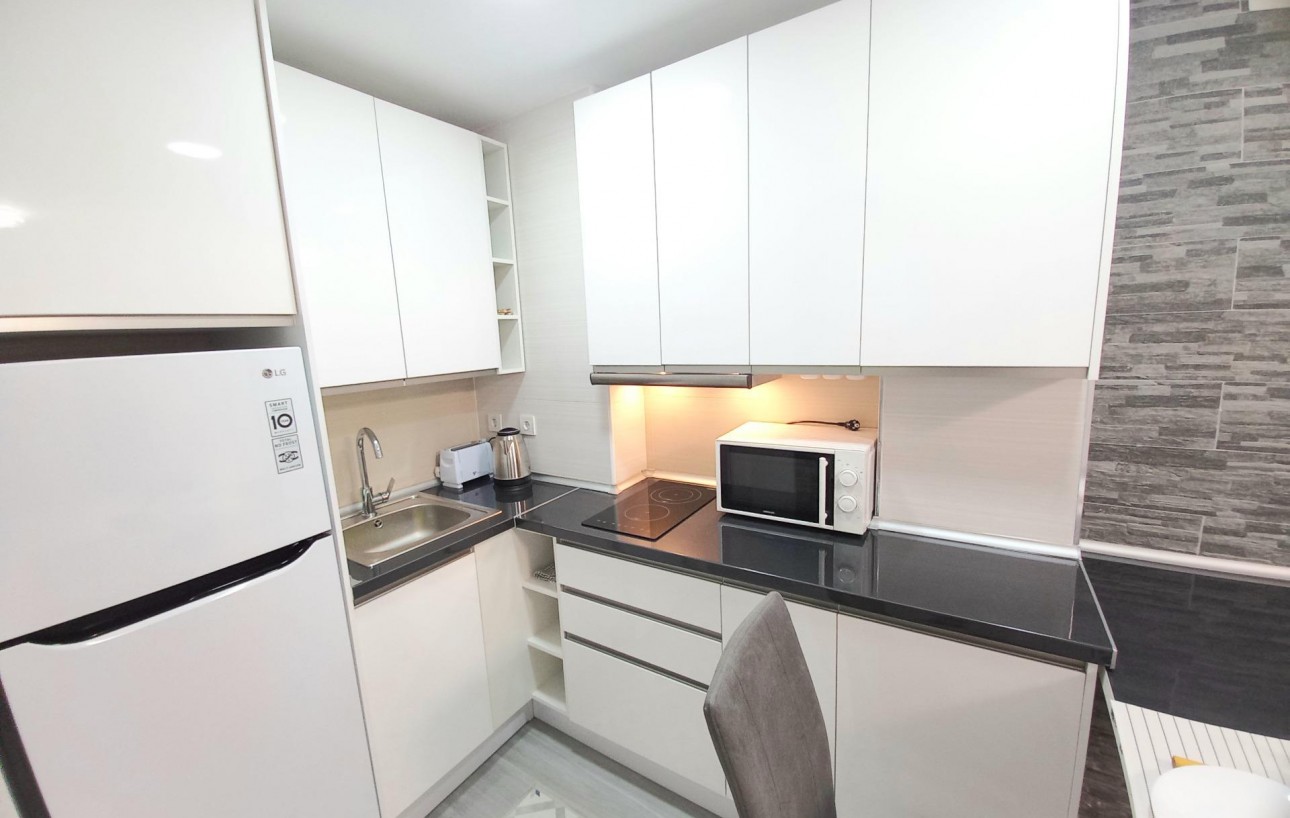 Resale - Lägenhet - Torrevieja - Playa del cura