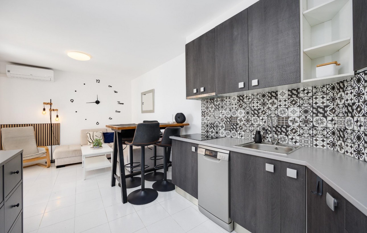 Resale - Lägenhet - Torrevieja - La Mata