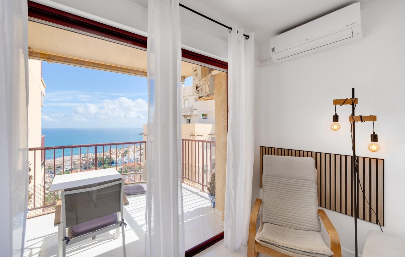 Resale - Lägenhet - Torrevieja - La Mata