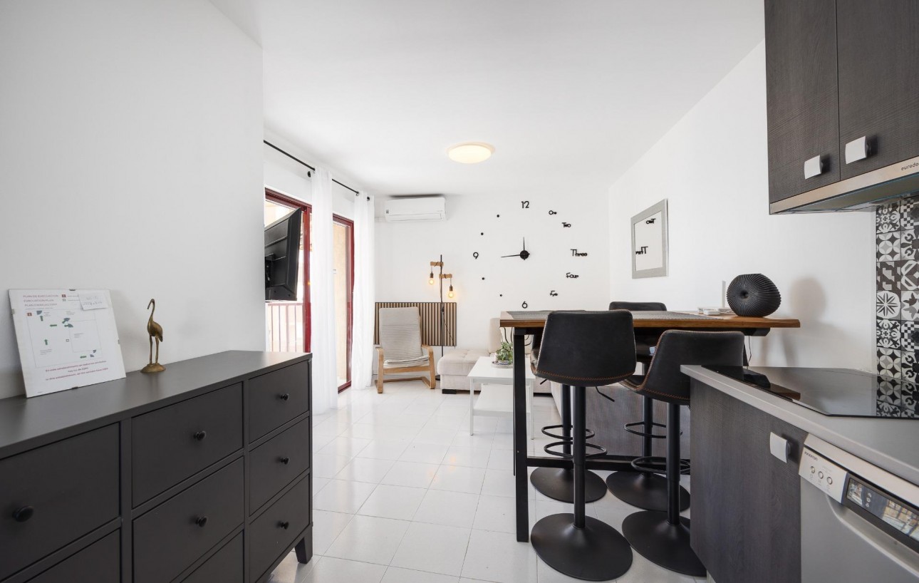 Resale - Lägenhet - Torrevieja - La Mata