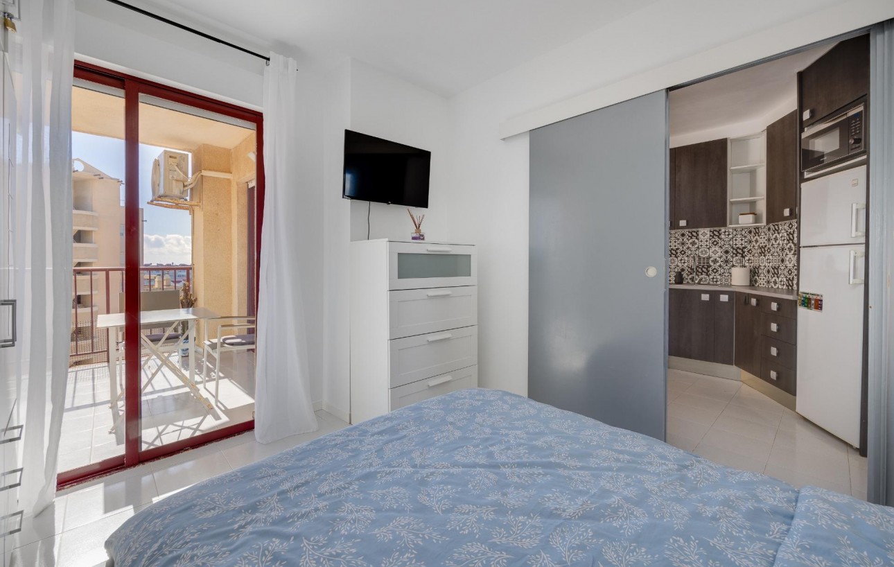 Resale - Lägenhet - Torrevieja - La Mata