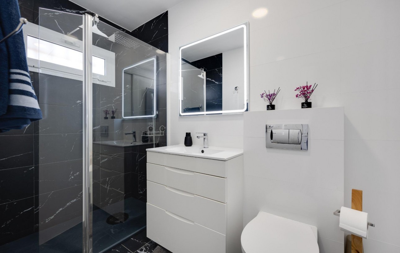 Resale - Lägenhet - Torrevieja - La Mata