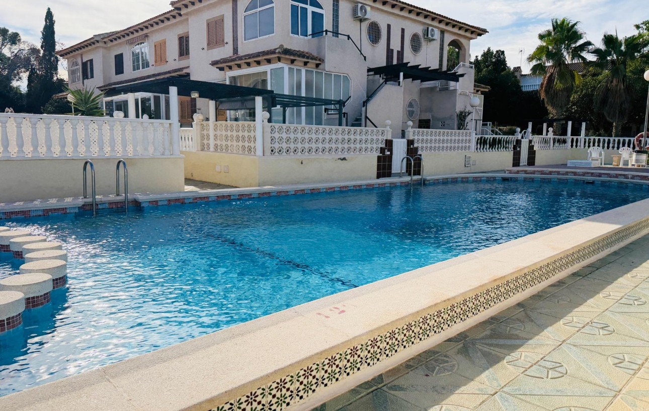 Resale - Bungalow - Torrevieja - Los Balcones - Los Altos del Edén