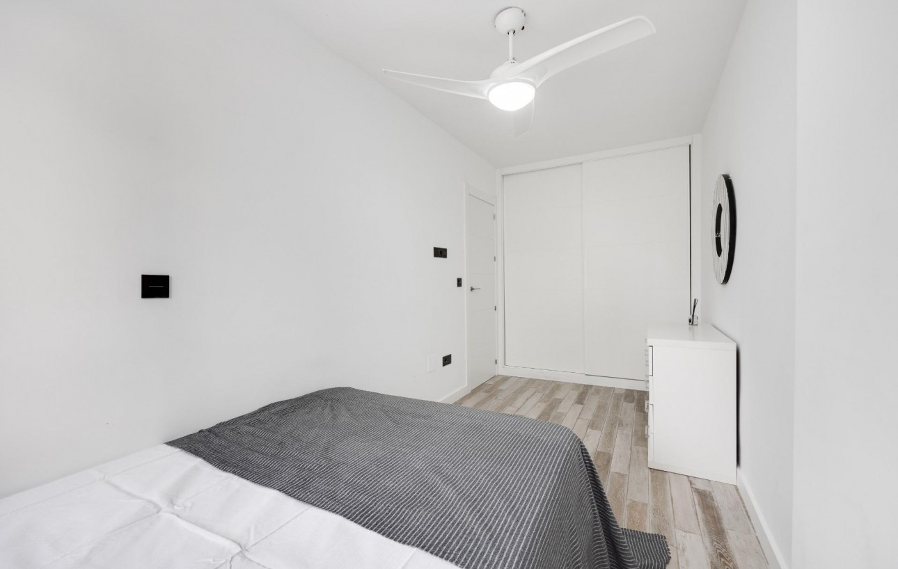 Resale - Wohnung - Torrevieja - Punta prima