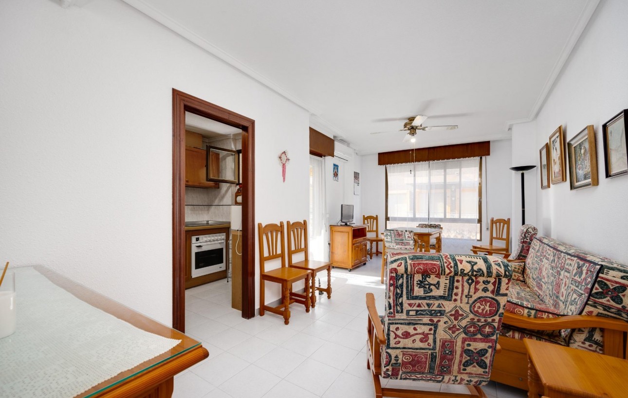 Resale - Wohnung - Torrevieja - Las Piscinas Naturales