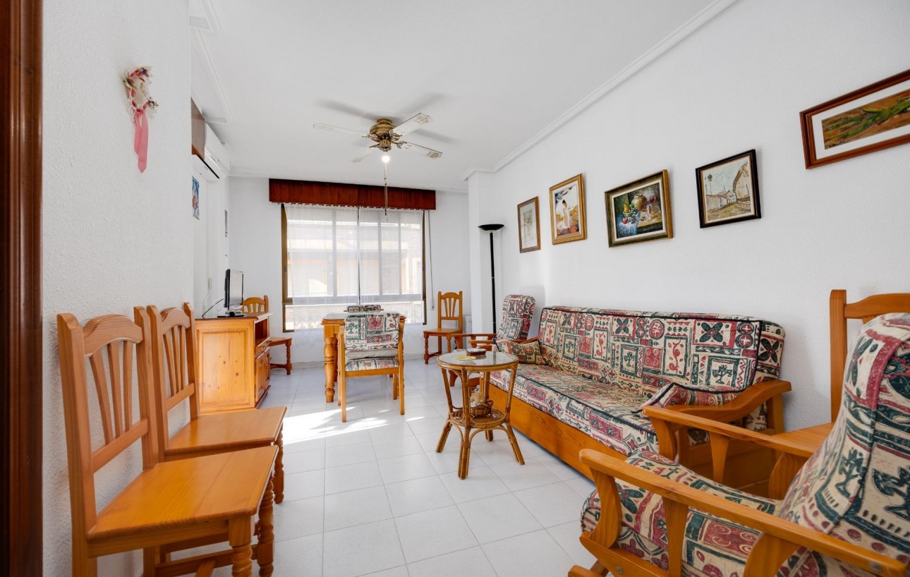 Resale - Wohnung - Torrevieja - Las Piscinas Naturales