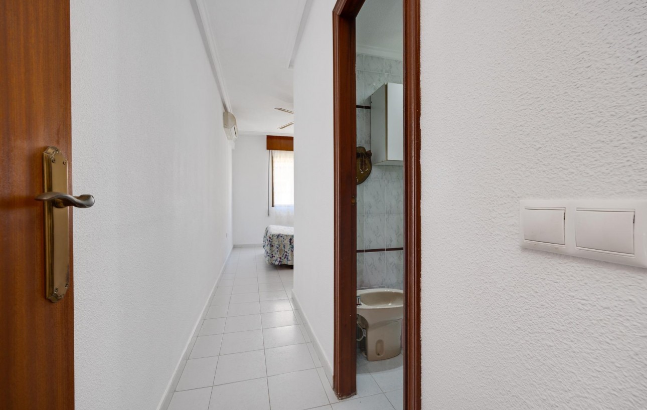 Resale - Wohnung - Torrevieja - Las Piscinas Naturales