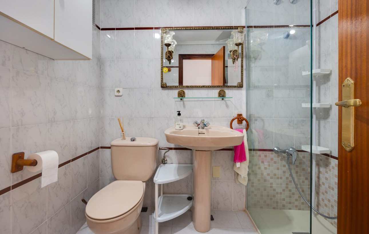 Resale - Wohnung - Torrevieja - Las Piscinas Naturales