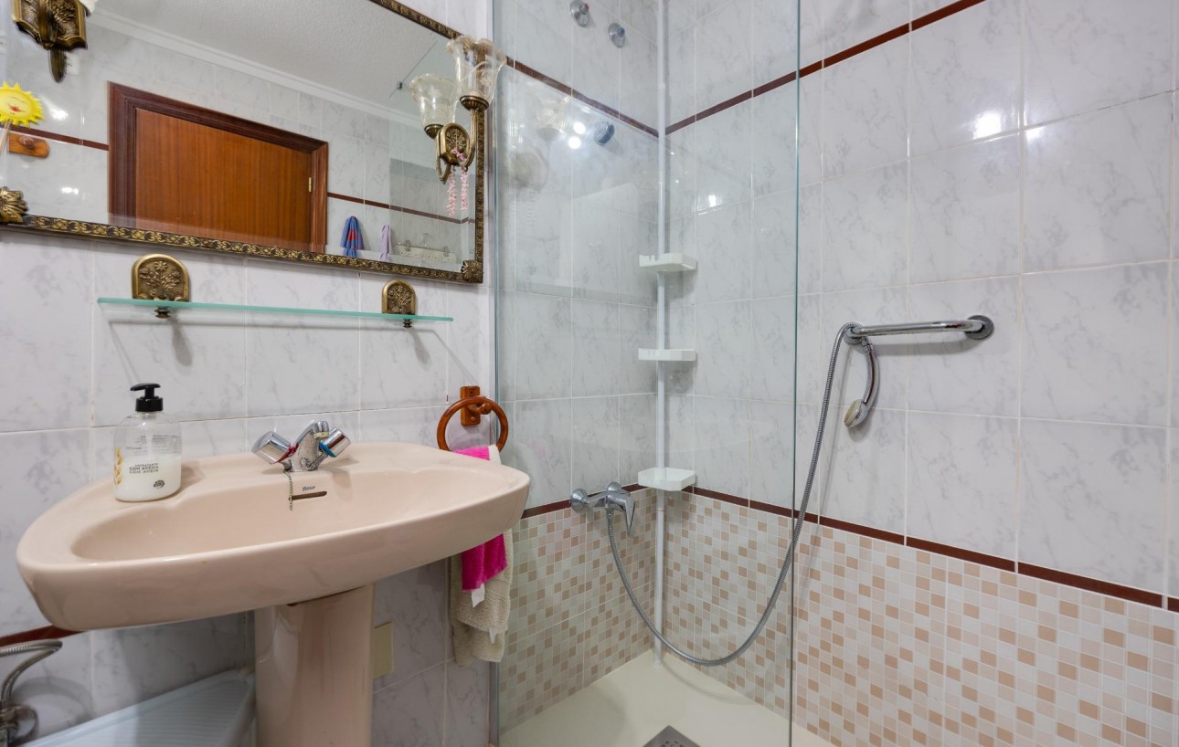 Resale - Wohnung - Torrevieja - Las Piscinas Naturales