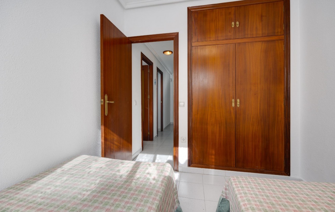 Resale - Wohnung - Torrevieja - Las Piscinas Naturales