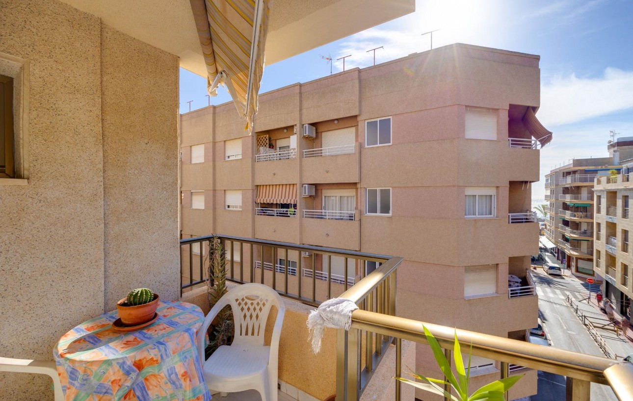 Resale - Wohnung - Torrevieja - Las Piscinas Naturales