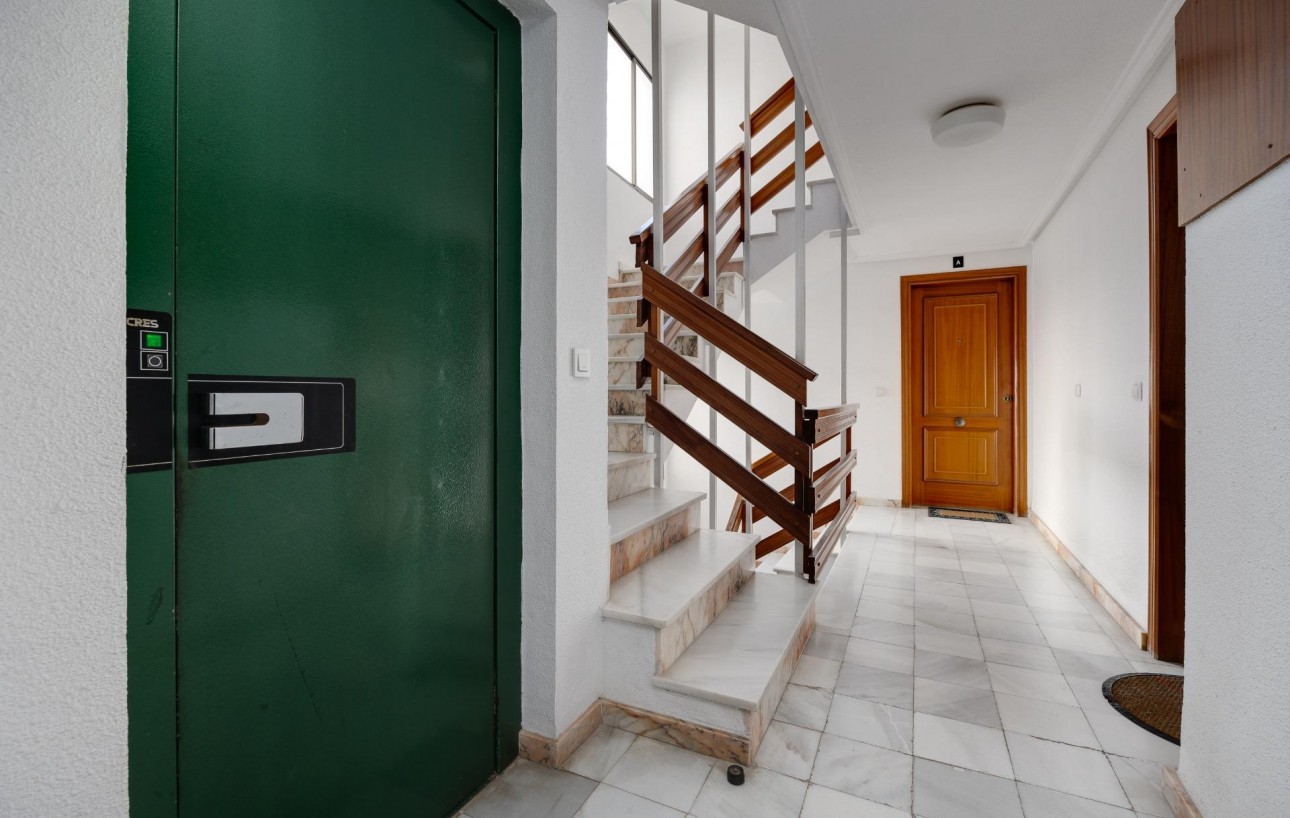 Resale - Wohnung - Torrevieja - Las Piscinas Naturales